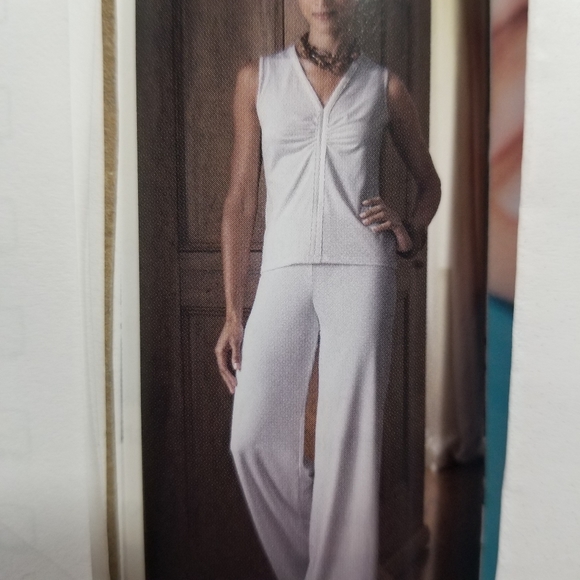 Weekenders white top - Picture 4 of 4